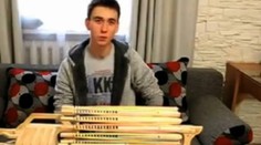 Ukrajinec zostrojil unikátnu zbraň: Strieľa 14 gumičiek za sekundu!