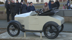 Prvé slovenské auto oslavuje storočnicu. Ľudia mu dali názov podľa nezameniteľného zvuku