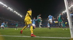 Guardiolovi sa nepozdával uhol záberu, na základe ktorého rozhodca uznal Llorenteho gól