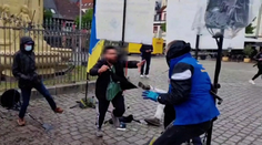 VIDEO: Desivý útok v centre Mannheimu. Známeho kritika Islamu pobodal útočník s nožom