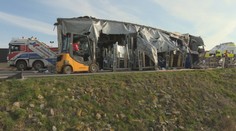 Vodič prevráteného kamióna na D1 bol unavený. Podľa hasičov ho zachránil pás