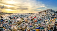 Produkujú vyše polovicu spotrebných plastov. Týchto 20 firiem má v rukách osud oceánov