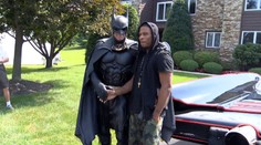 Ani Batman nie je nesmrteľný. Najznámejšieho imitátora zabil batmobil