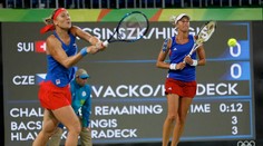 Češky mali našliapnuté do finále, ale Hingisovej "strela" do oka ich o to obrala