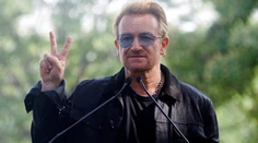 Bono pochválil Európu za zmenu prístupu k utečencom