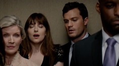Zverejnili prvú dráždivú scénu vo výťahu z pokračovania Fifty Shades