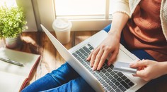 Polícia upozorňuje na tieto rizikové e-shopy. Vianočné darčeky by vám od nich nemuseli doraziť