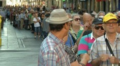 Španieli rozdávali ovocie a zeleninu zadarmo. Rady nemali konca