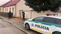 Dráma v obci Pobedim. V rodinnom dome objavili ženu s podrezaným hrdlom a dobodaného manžela a dieťa