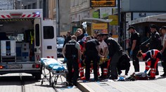 Pred streľbou v centre Bratislavy muž s nožom zaútočil na policajta