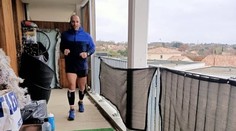 Francúz vzdal zdravotníkom hold netradičným spôsobom. Zabehol maratón na balkóne