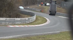 Hororové video z Nürburgringu: Auto vletelo do divákov, jeden neprežil