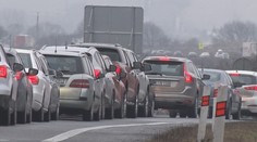 Sviatočný nápor na cestách nevydržal Ružomberok: Vytvorila sa tam až 10-kilometrová kolóna
