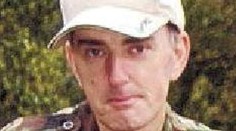 Tento muž dobodal britskú poslankyňu. Zrejme mal blízko k americkým rasistom