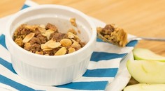 RECEPT NA DNES: Jablkový cheesecake s mrveničkou
