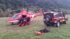 Lozenie po skalách ju takmer stálo život. Žena mala obrovské šťastie