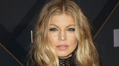 Takto to dopadne, keď sa to preženie s plastikami: Fergie stratila tvár