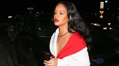 Rihanna si z kíl navyše ťažkú hlavu nerobí. Minisukní sa nevzdáva