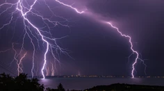 Meteorológovia opísali gigantický blesk. Bol dlhší ako Slovensko a rozžiaril nebo nad Brazíliou