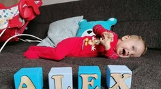 Alexovi, ktorý má spinálnu svalovú atrofiu, doplatí poisťovňa dôležitý liek