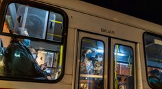 Vodič autobusu odmietol vpustiť do vozidla ľudí bez rúšok, po bitke je mozgovo mŕtvy