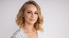Šikanovali ju, doteraz nemala vzťah: Napriek tomu je beznádejnou romantičkou