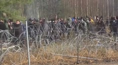 Bielorusi stále púšťajú migrantov k hranici s EÚ. Poliaci sa ich snažia zadržať, žiadajú však pomoc