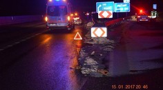 Chodca na diaľnici pri Piešťanoch zrazili dve autá