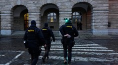 Česká polícia rieši ľudí s pozitívnymi reakciami na streľbu v Prahe. Zaistili štrnásťročného žiaka