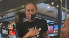 VIDEO: Čašníčka sa neubránila slzám. Žena jej z tohto dôvodu nechala obrovské sprepitné