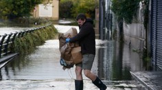 Smršť Ciarán zasiahla viaceré krajiny v Európe. V niektorých oblastiach vyhlásili núdzový stav