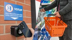 COOP Jednota spustila prvú samoobslužnú predajňu. Takto v nej vyzerá nakupovanie (+ video)