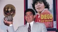 Prehra v pokri, splátka dlhov či krádež? Nájdená Maradonova Zlatá lopta pôjde do dražby, dediči sa búria