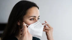 Česi sťahujú z trhu nespoľahlivé respirátory. Môžu sa nachádzať aj na Slovensku