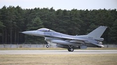 Prvé dve americké stíhačky F-16 už sú na Slovensku