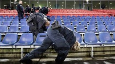 Atentátnici mali odpáliť bomby na štadióne v Hannoveri