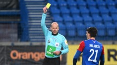 FIFA zavádza ďalšiu novinku. Mala by pomôcť pochopiť sporné situácie