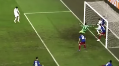 VIDEO: Treba na toto VAR? V Európskej konferenčnej lige padol gól, ktorý videli všetci okrem rozhodcu