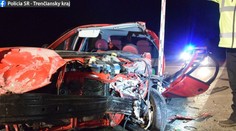 Pri hrozivej nehode neďaleko Trenčína prišiel o život 79-ročný vodič
