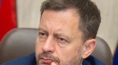 Do koaličného sporu vstúpil premiér Heger. Matoviča aj Sulíka vyzval na krotenie vyjadrení