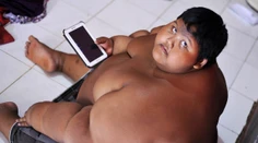 Iba desaťročný chlapec váži 192 kilogramov