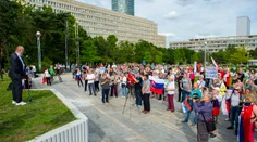 Pred úradom vlády demonštrovalo do 200 ľudí proti vláde Igora Matoviča