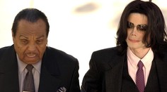 Už sú spolu v nebi. Zomrel otec Michaela Jacksona