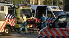 Vodič vrazil autom do chodcov v Amsterdame. Osem ľudí je zranených