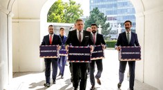 Fico opäť vyčítal prezidentke referendum. Tá mu odkázala, aby sa správal ako chlap a slabošsky neútočil