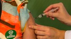 Sme bližšie k ďalšej vakcíne? Výrobca oznamuje vysokú úspešnosť aj voči britskej mutácii