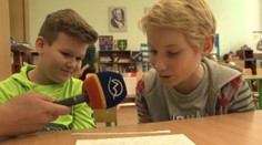 Slovenské a české deti sa stretli na hodine slovenčiny. Rozumeli si?