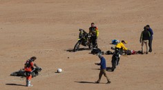 Tragédia na Dakare: Motocyklista (†40) po nehode prišiel o život, Svitko sa mu snažil pomôcť