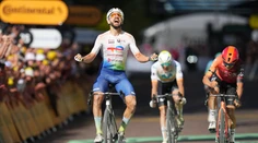 Tour de France: Unikol tam, kde hrozili defekty. Turgis ovládol „štrkovú“ etapu, svoj tím rozjasal po siedmich rokoch