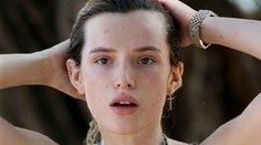 Z labute sa stalo zanedbané káčatko. Aj s chlpatým podpazuším